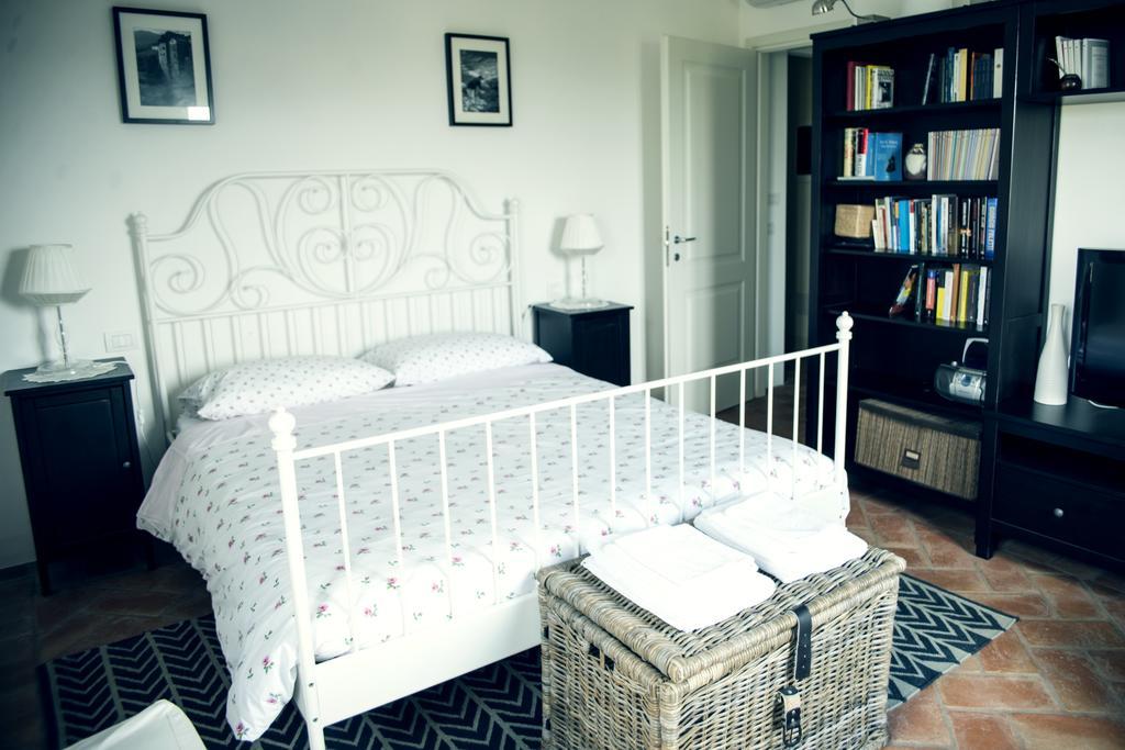 Villa Tenuta Santini Coriano Zimmer foto